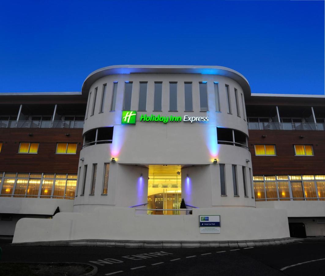 Holiday Inn Express Crewe, An Ihg Hotel Exterior foto